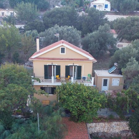 Almond Trees Cottage Divarata ภายนอก รูปภาพ