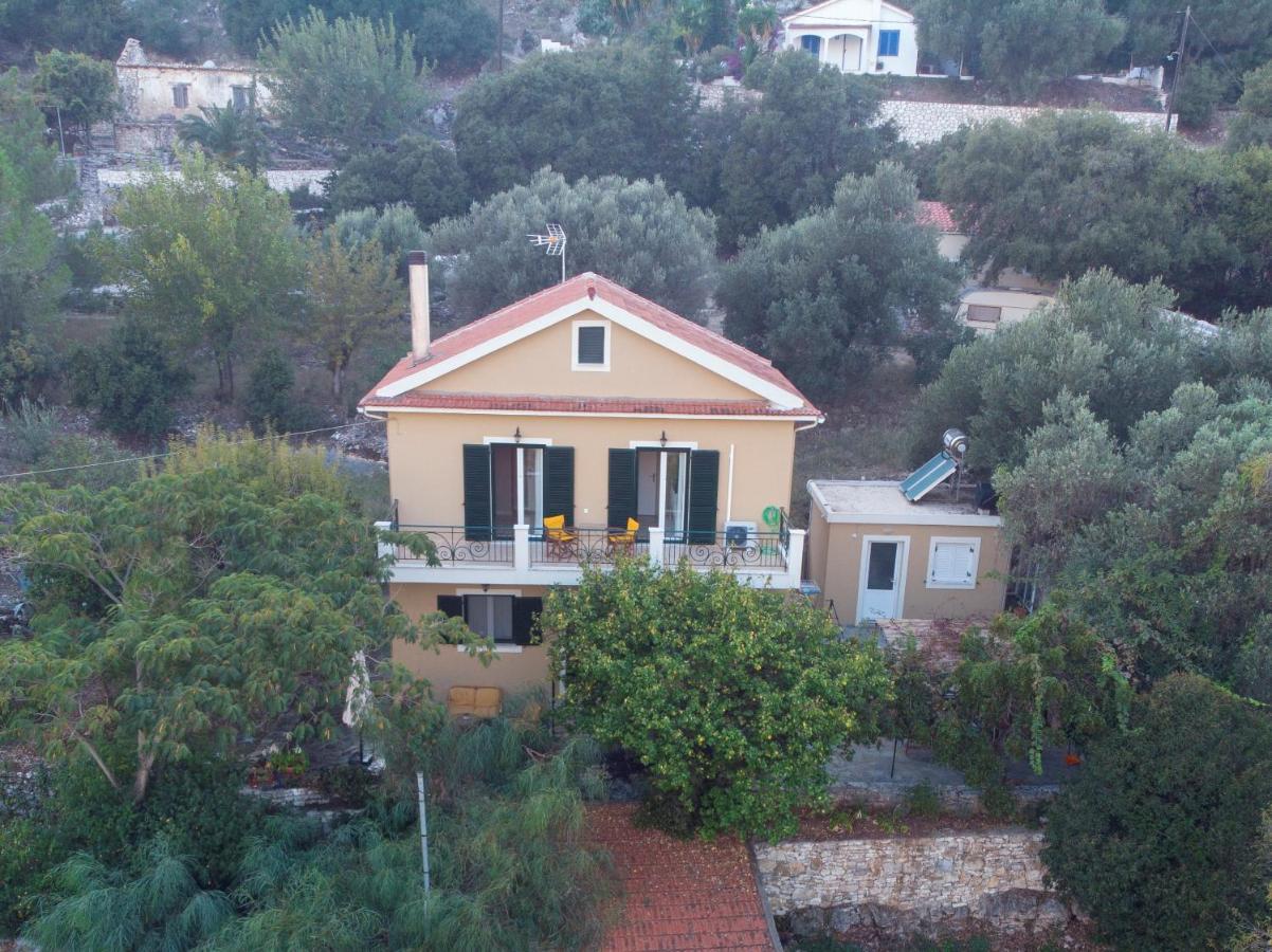 Almond Trees Cottage Divarata ภายนอก รูปภาพ