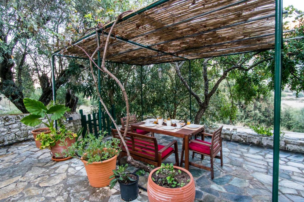 Almond Trees Cottage Divarata ภายนอก รูปภาพ