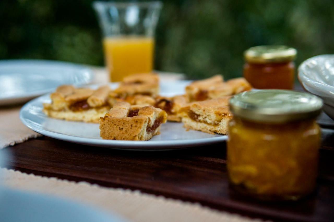 Almond Trees Cottage Divarata ภายนอก รูปภาพ