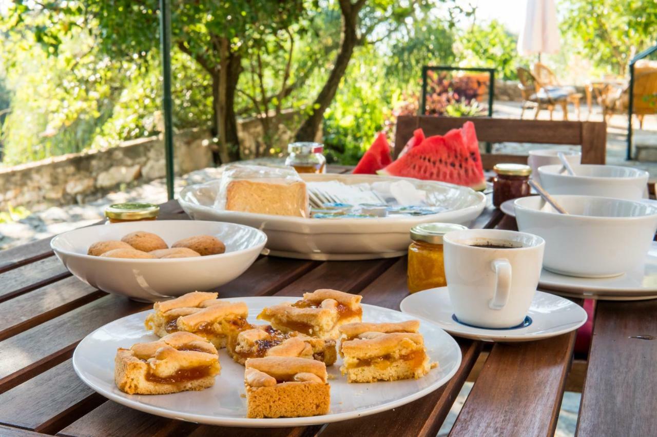 Almond Trees Cottage Divarata ภายนอก รูปภาพ
