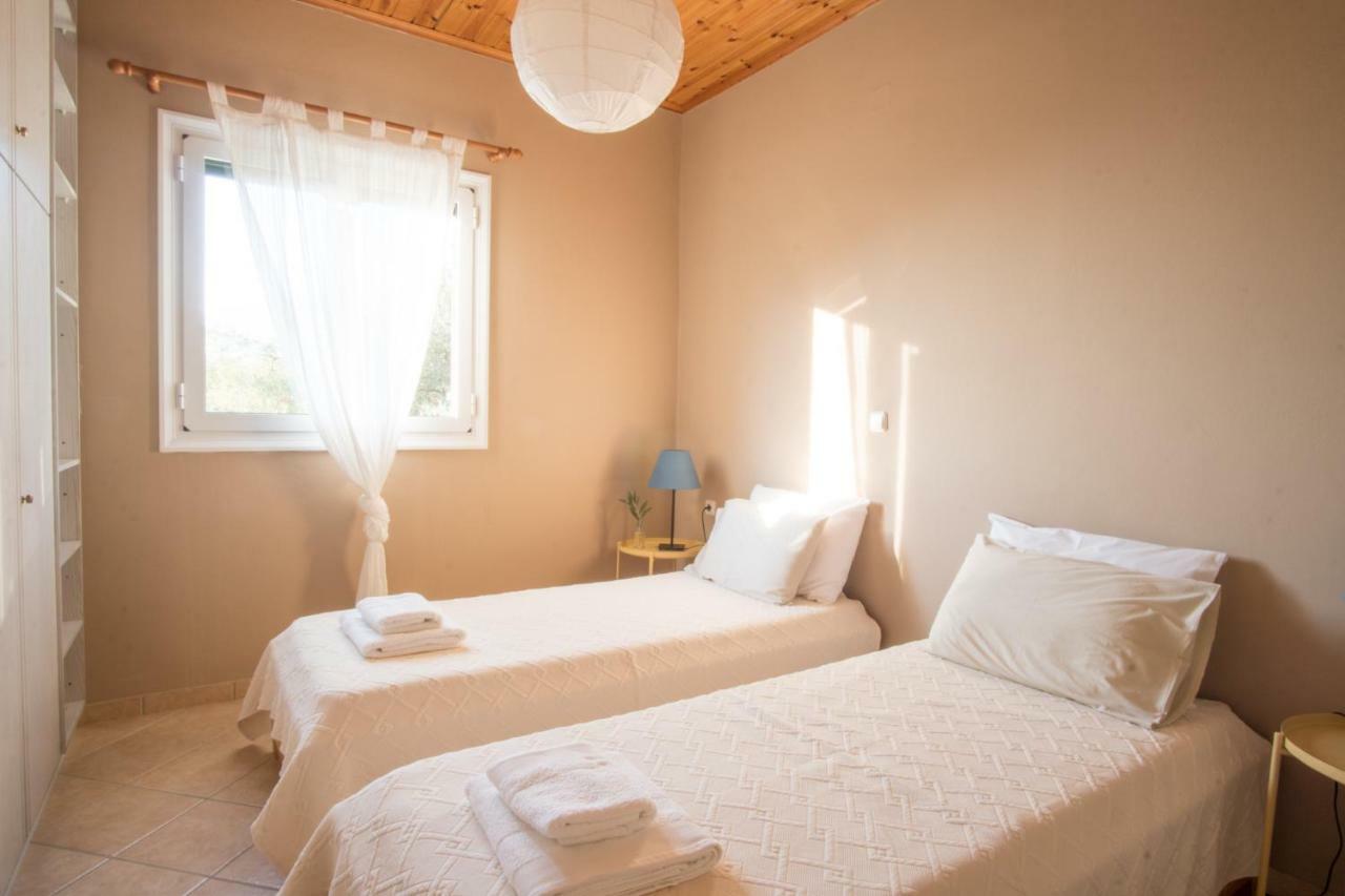 Almond Trees Cottage Divarata ภายนอก รูปภาพ