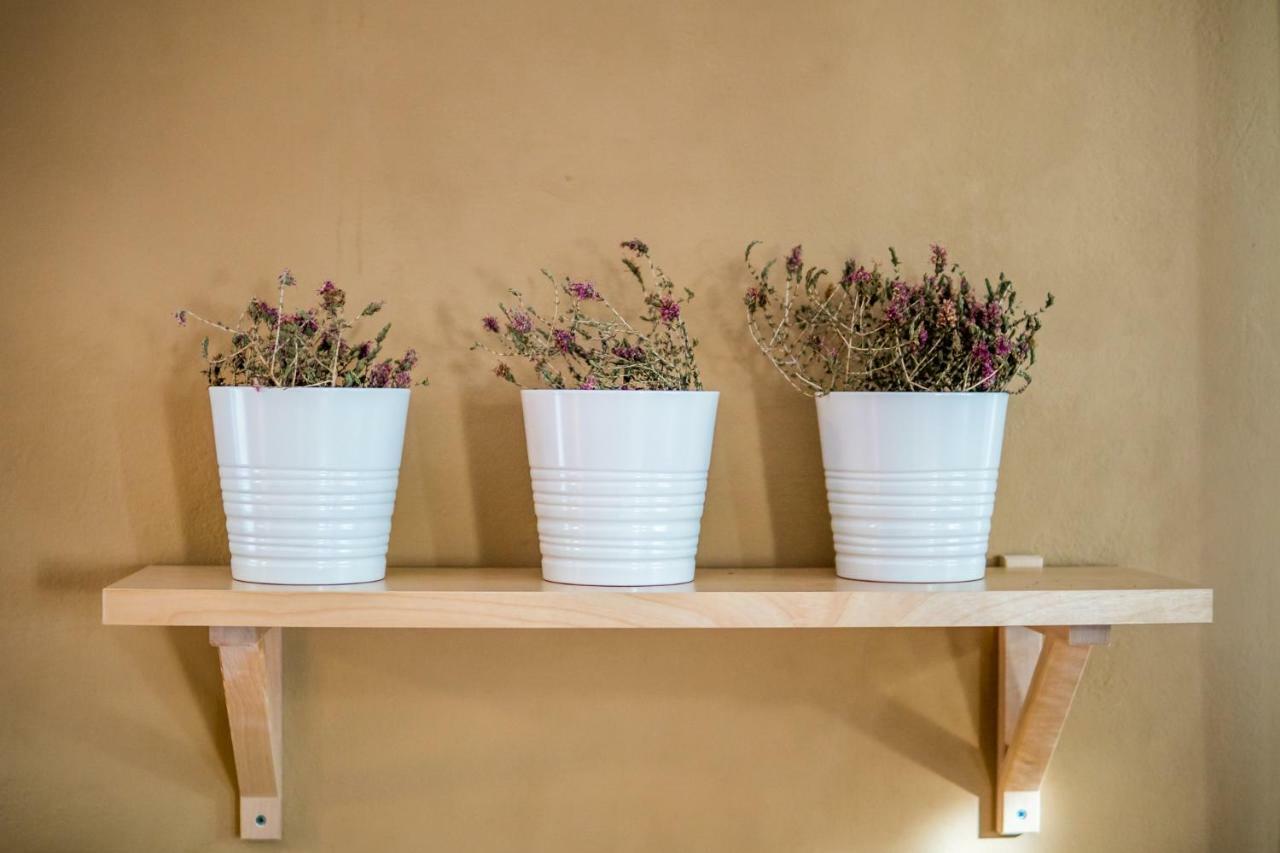 Almond Trees Cottage Divarata ภายนอก รูปภาพ
